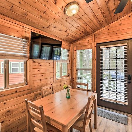 Beautiful New Bern Studio Cabin With Fire Pit! Bagian luar foto