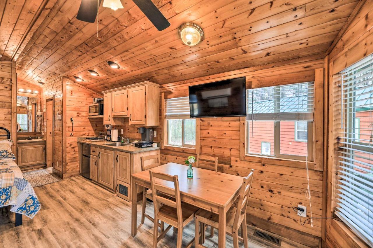 Beautiful New Bern Studio Cabin With Fire Pit! Bagian luar foto