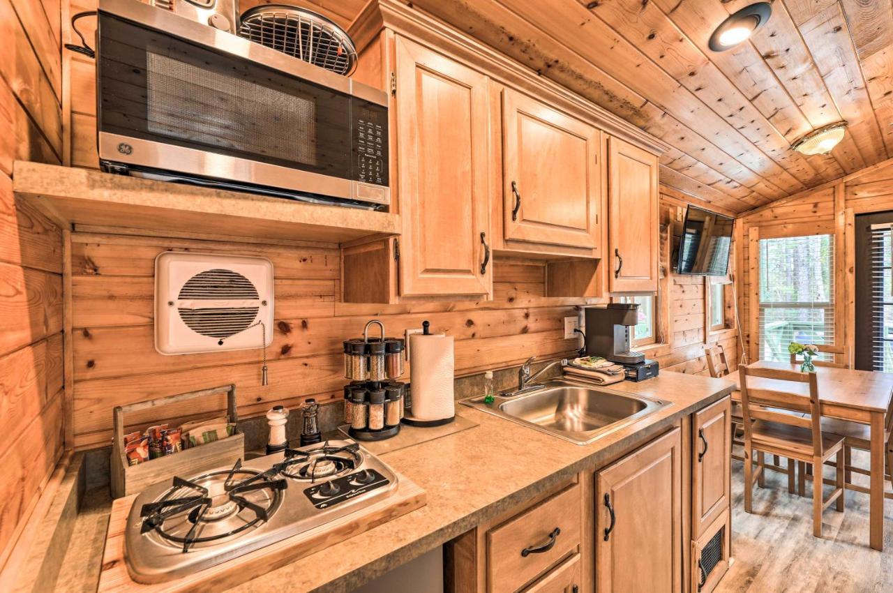 Beautiful New Bern Studio Cabin With Fire Pit! Bagian luar foto
