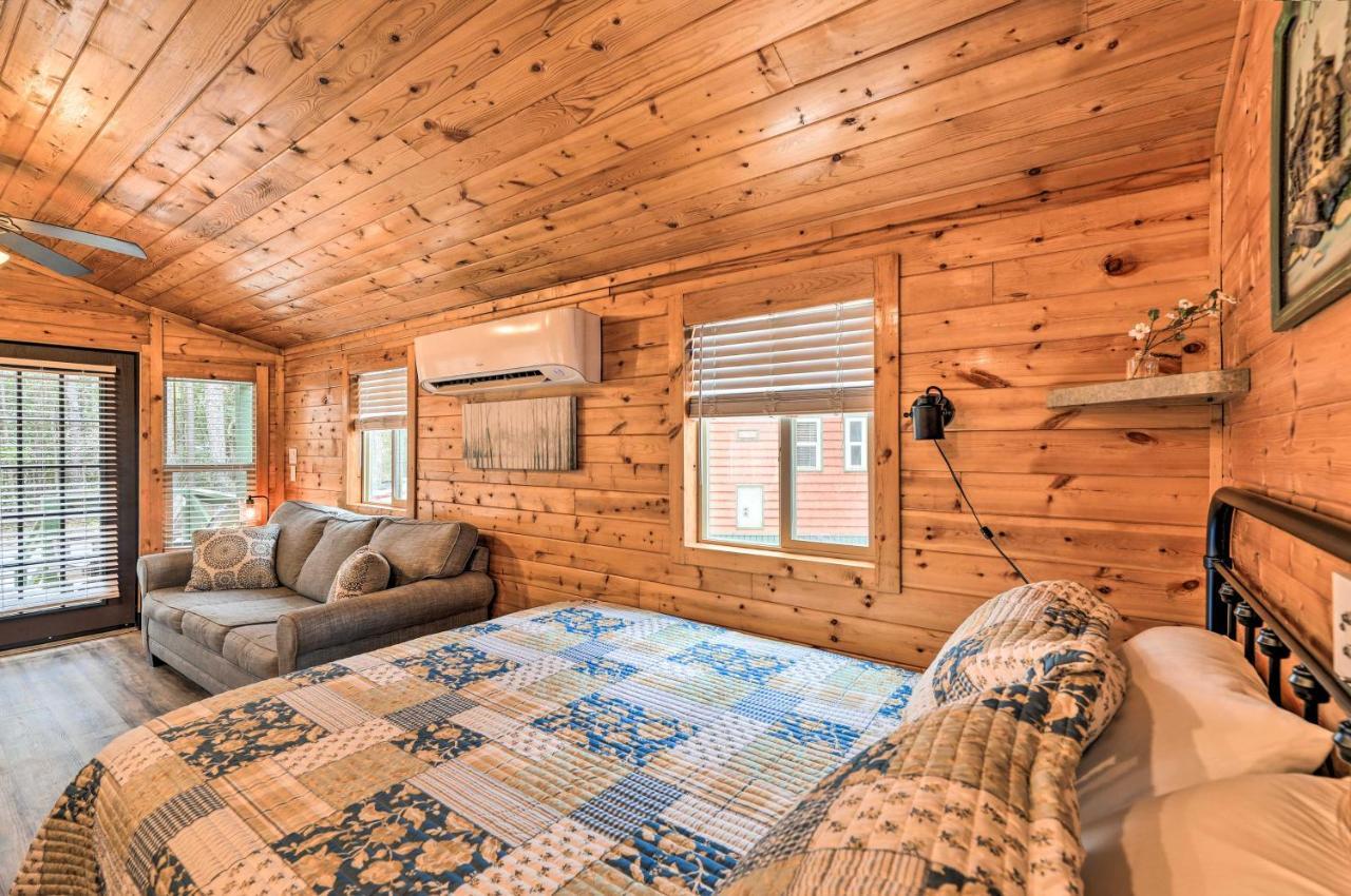 Beautiful New Bern Studio Cabin With Fire Pit! Bagian luar foto
